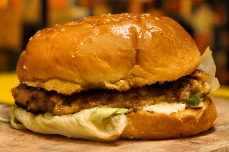 Dish,Food,Cuisine,Hamburger,Buffalo burger,Fast food,Junk food,Veggie burger,Breakfast sandwich,Original chicken sandwich