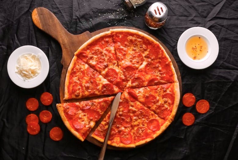 Dish,Food,Cuisine,Ingredient,Pizza,Recipe,Produce,Vegetarian food,Farinata,Italian food