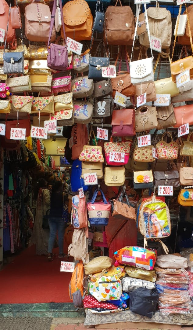 Nagpur Ladies Purse Wholesale Market / नागपुर लेडीज बैग & पर्स होलसेलर ! ladies  bag wholesale market - YouTube