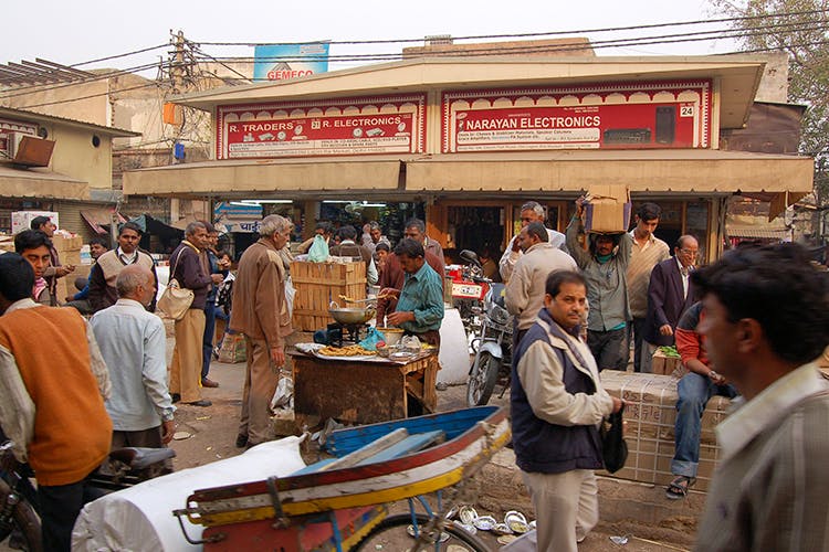 Selling,Mode of transport,Transport,Street food,Bazaar,Marketplace,Hawker,Market,Stall,Temple