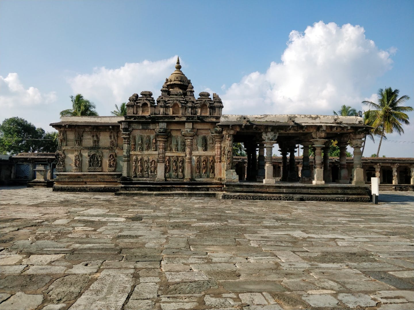 Hindu temple,Building,Temple,Sky,Historic site,Architecture,Place of worship,Wall,Temple,Ancient history