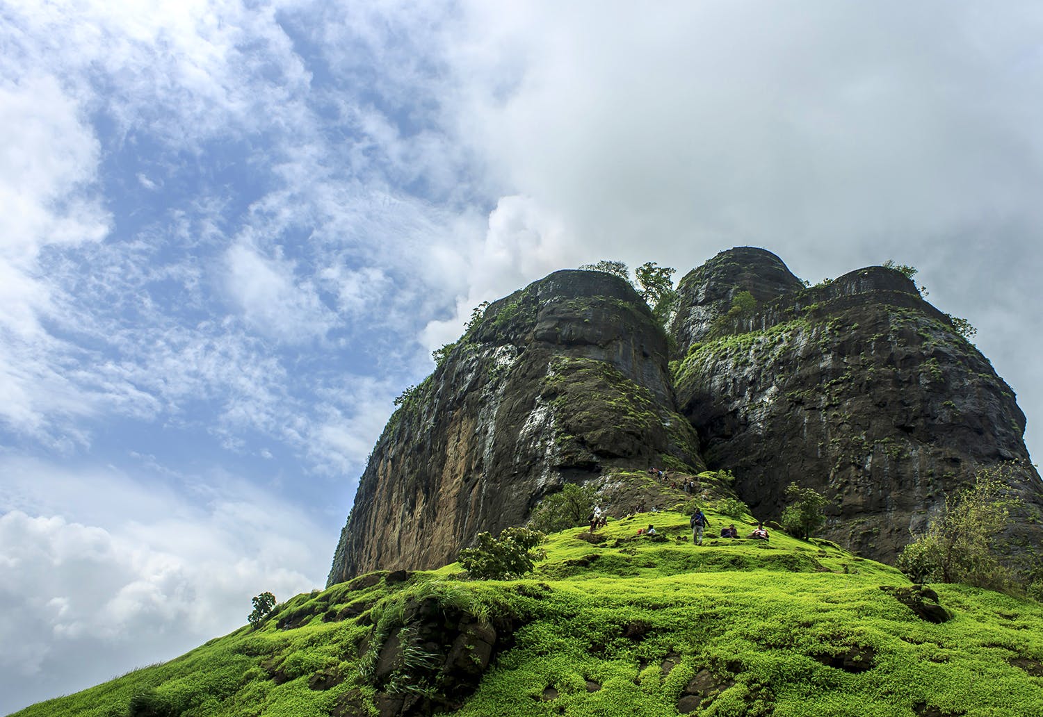 Mountainous landforms,Highland,Green,Nature,Sky,Mountain,Natural landscape,Hill,Rock,Vegetation