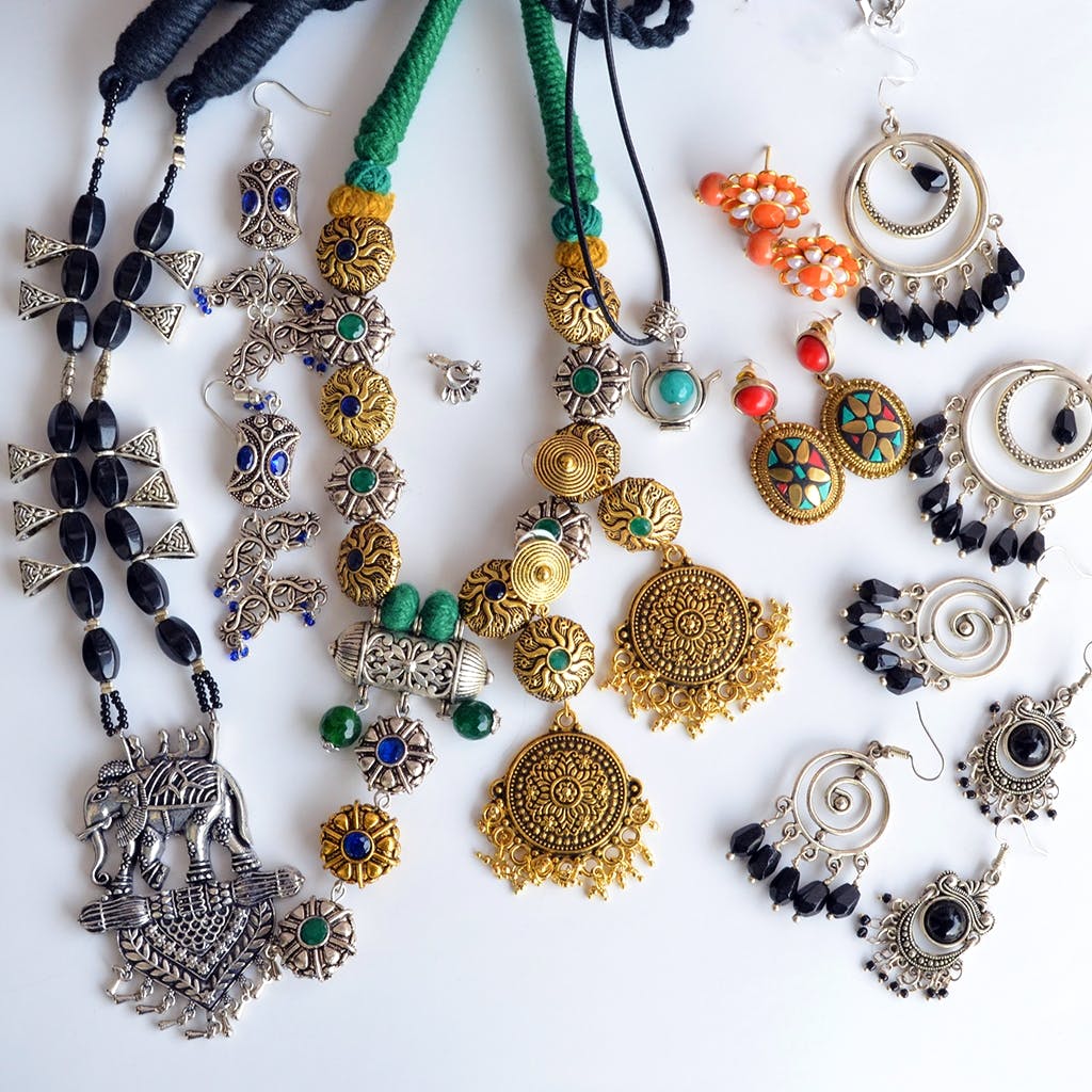 Fashion accessory,Jewellery,Necklace,Body jewelry,Bead,Jewelry making,Fashion design,Art