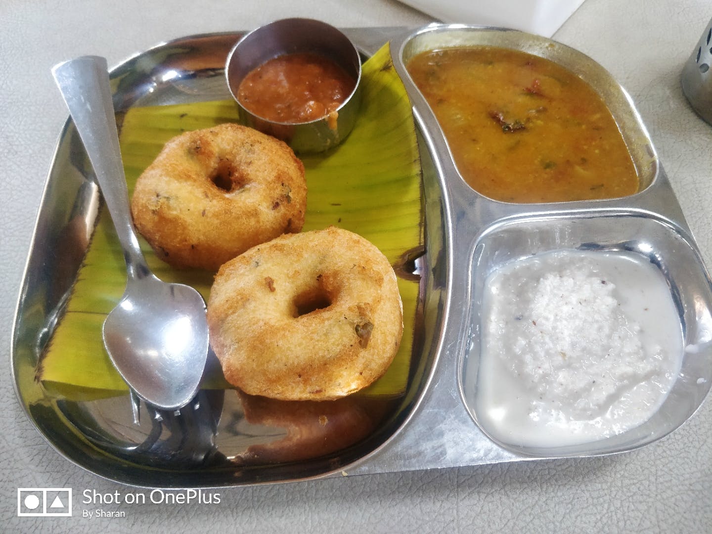 Dish,Food,Cuisine,Bagel,Ingredient,Vada,Produce,South Indian cuisine,Baked goods,Snack