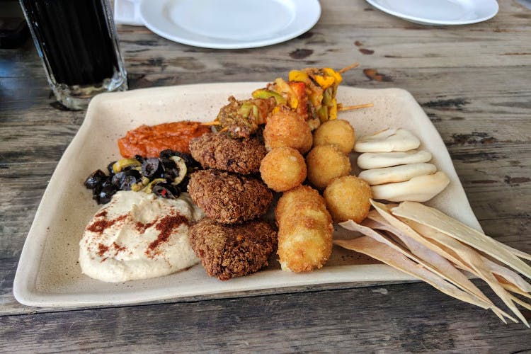 Dish,Food,Cuisine,Ingredient,Fried food,Falafel,Meatball,Produce,Staple food,Meal