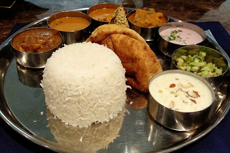 Dish,Food,Cuisine,White rice,Steamed rice,Meal,Ingredient,Rice and curry,Andhra food,Glutinous rice
