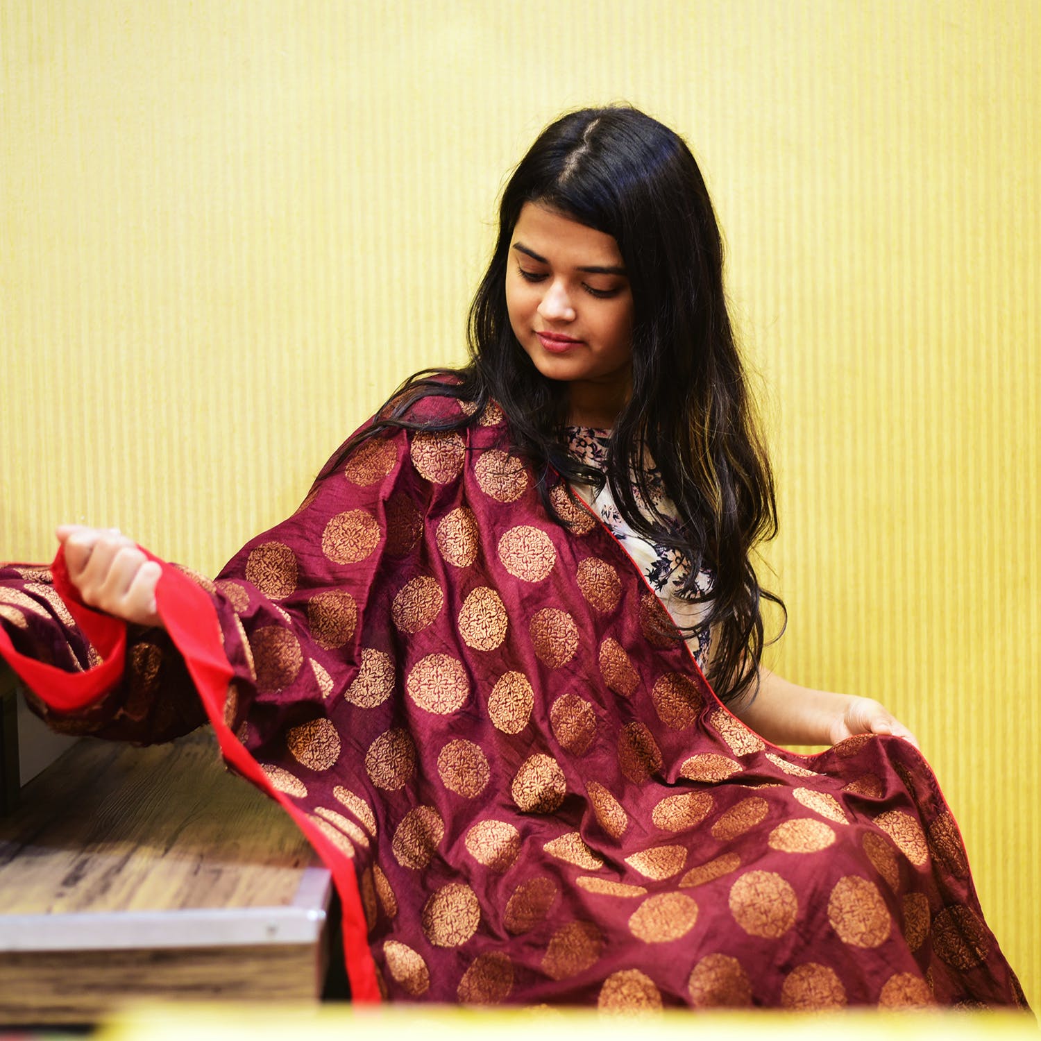 Clothing,Formal wear,Textile,Pink,Silk,Photo shoot,Long hair,Magenta,Sitting,Photography