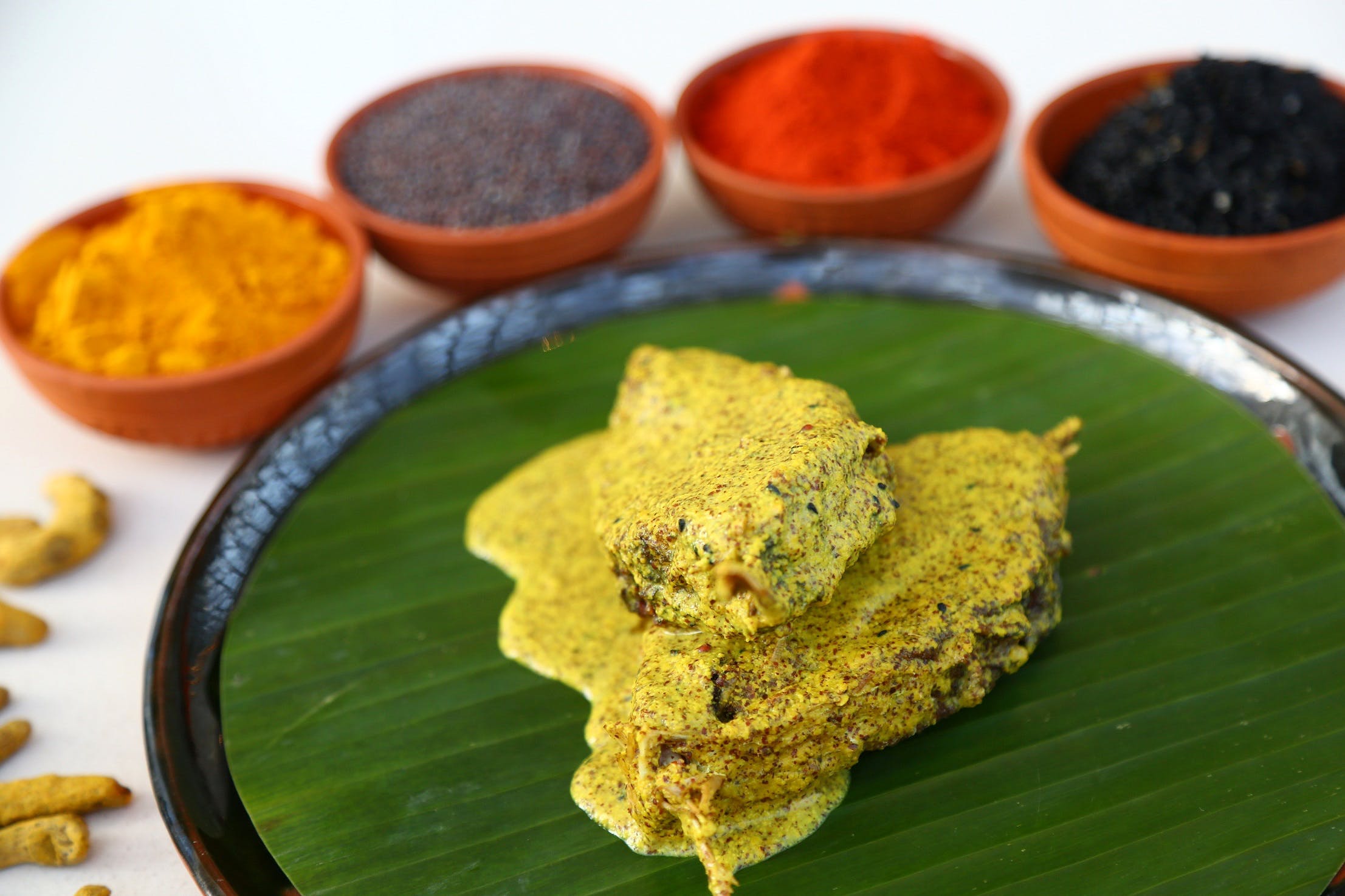 Dish,Food,Cuisine,Sadya,Ingredient,Banana leaf rice,Chutney,Leaf,Vegetarian food,Tamil food