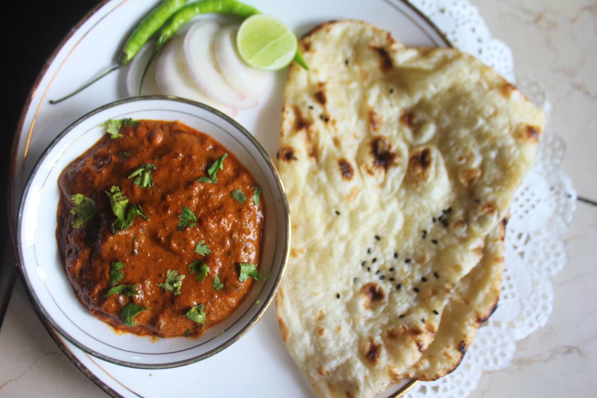 Dish,Food,Naan,Cuisine,Ingredient,Kulcha,Roti,Chapati,Punjabi cuisine,Indian cuisine