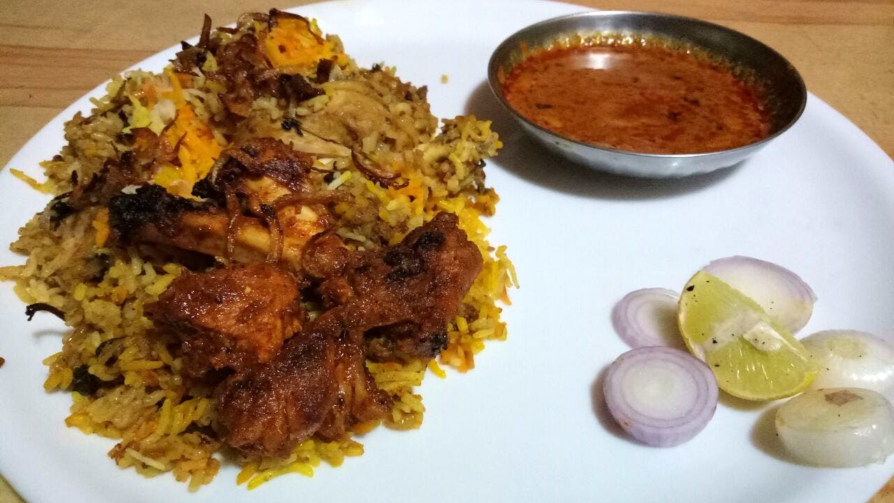 Dish,Food,Cuisine,Ingredient,Biryani,Dopiaza,Hyderabadi biriyani,Rice and curry,Gosht,Produce