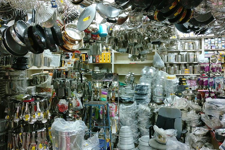 Public space,Market,City,Bazaar,Plastic,Glass,Building,Metal,Lighting accessory,Collection