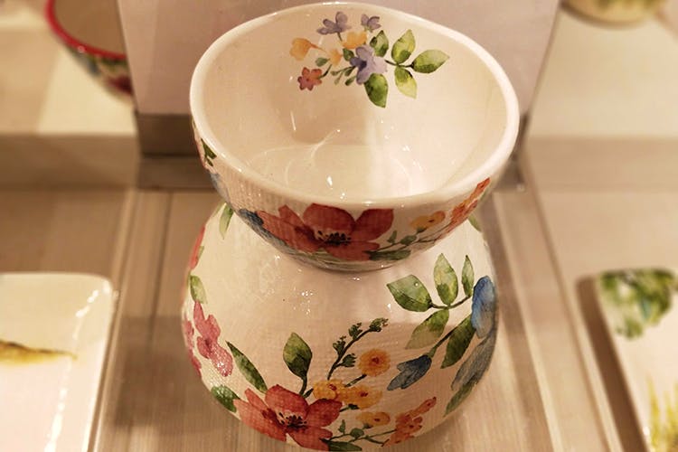 Porcelain,Ceramic,Dishware,Serveware,Tableware,Teacup,Cup,Saucer,Cup,Drinkware