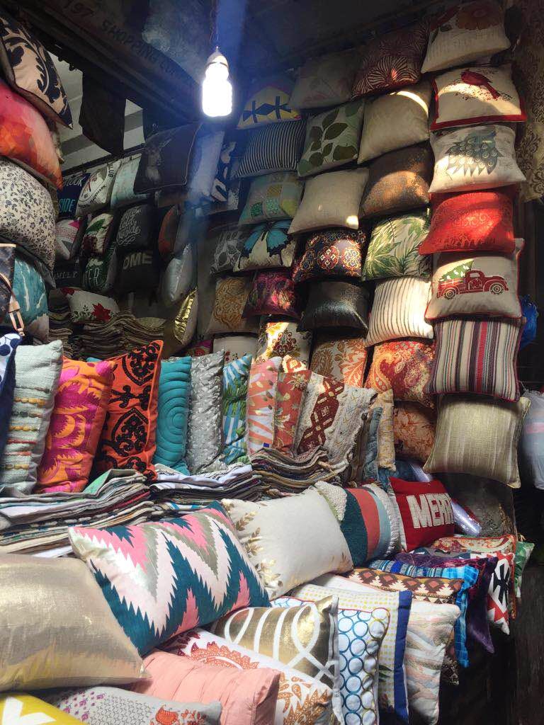 Bazaar,Market,Public space,Human settlement,Textile,Selling,Marketplace,City,Room,Building