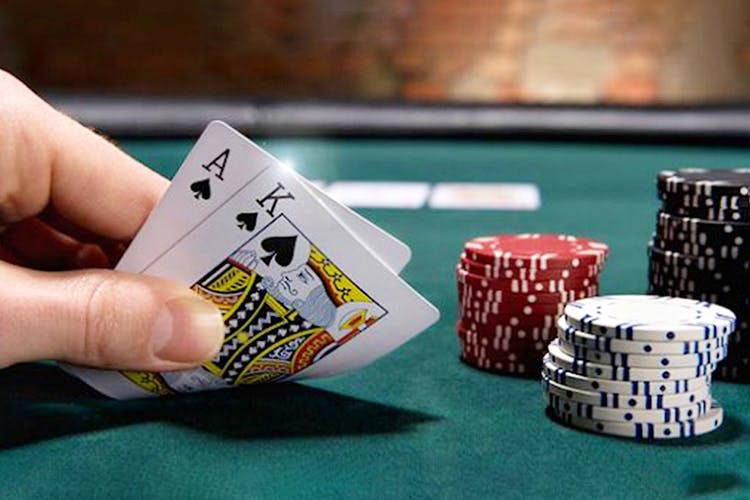 Games,Gambling,Poker,Card game,Recreation,Casino,Table,Hand,Poker set