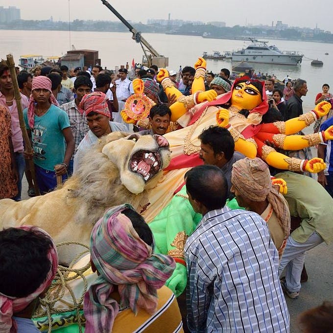 People,Crowd,Tourism,Fun,Event,Tradition,Ritual,Temple,Smile,Leisure