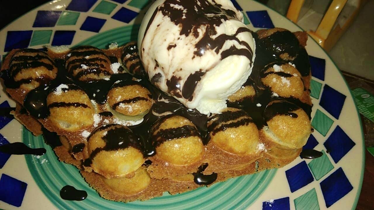 Dish,Food,Cuisine,Profiterole,Dessert,Ingredient,Choux pastry,Sundae,Frozen dessert,Chocolate syrup