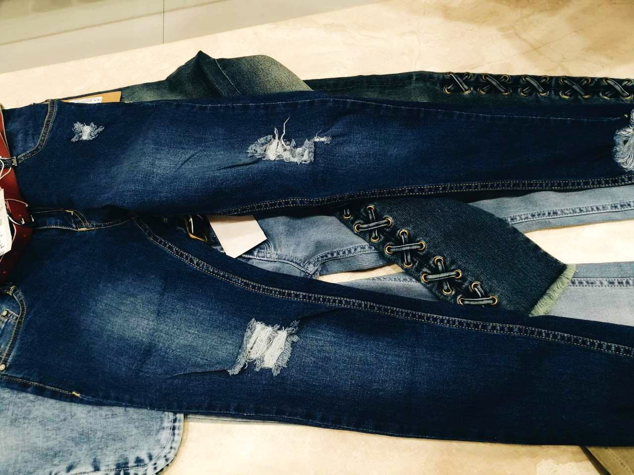 Jeans,Denim,Footwear,Textile,Trousers,Pocket,Shoe