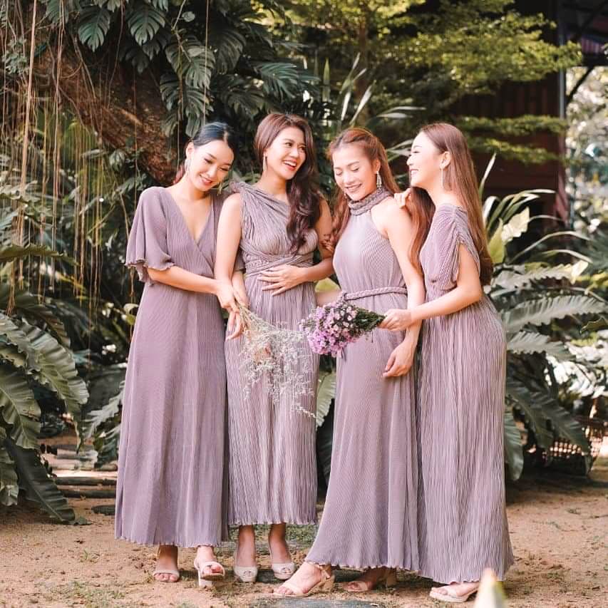 Bridesmaid,Photograph,Bridal party dress,Dress,Bride,Botany,Gown,Formal wear,Event,Bridal clothing