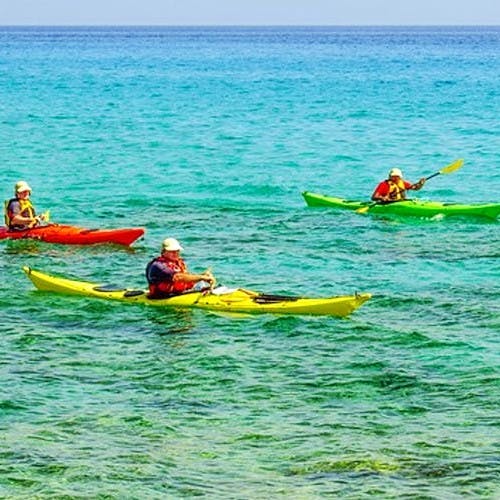 Kayak,Sea kayak,Vehicle,Kayaking,Outdoor recreation,Boat,Watercraft,Boating,Recreation,Water sport