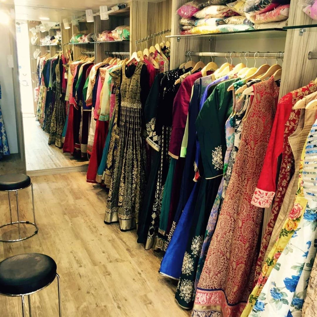 Boutique,Clothing,Room,Outlet store,Retail,Fashion,Textile,Closet,Dress,Bazaar