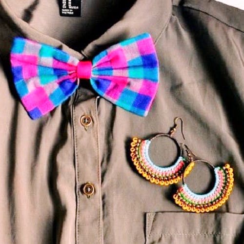 Clothing,Bow tie,Collar,Turquoise,Pink,Tie,Fashion accessory,Pattern,Plaid,Design