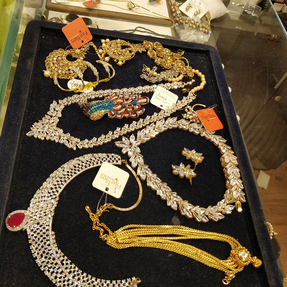 Fashion accessory,Jewellery,Metal