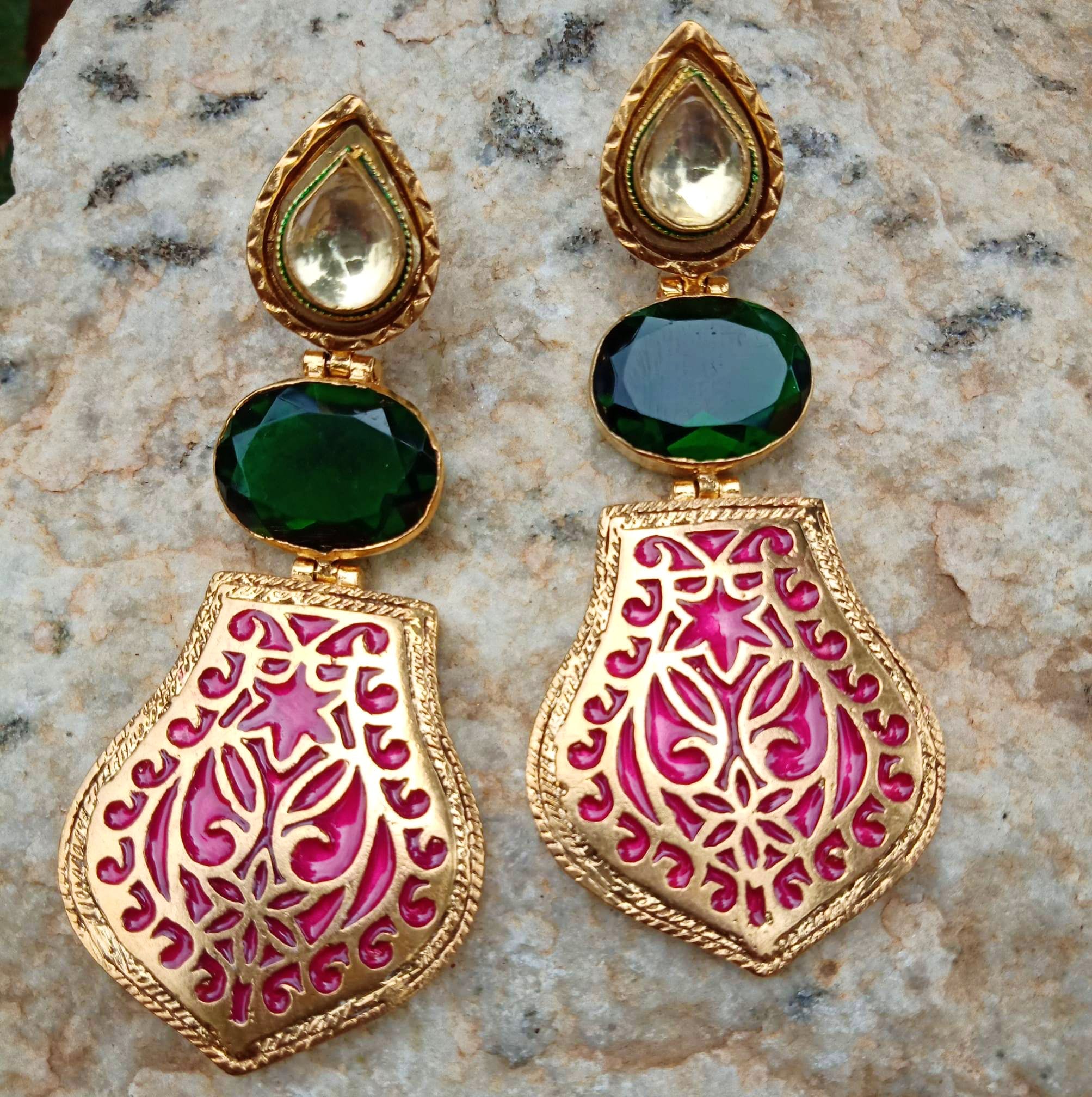 Jewellery,Fashion accessory,Earrings,Body jewelry,Emerald,Magenta,Gemstone,Ruby,Jade