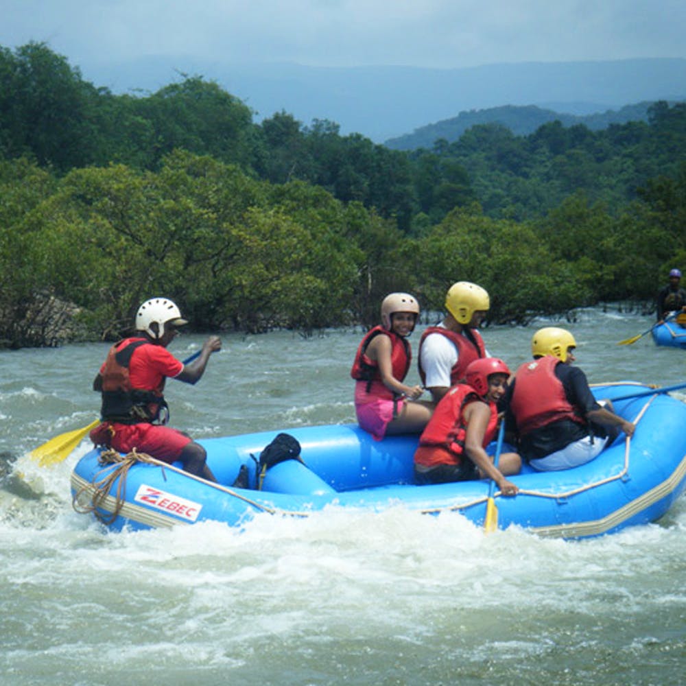 Rafting,Water transportation,Water resources,River,Inflatable boat,Water,Rapid,Outdoor recreation,Water sport,Boat