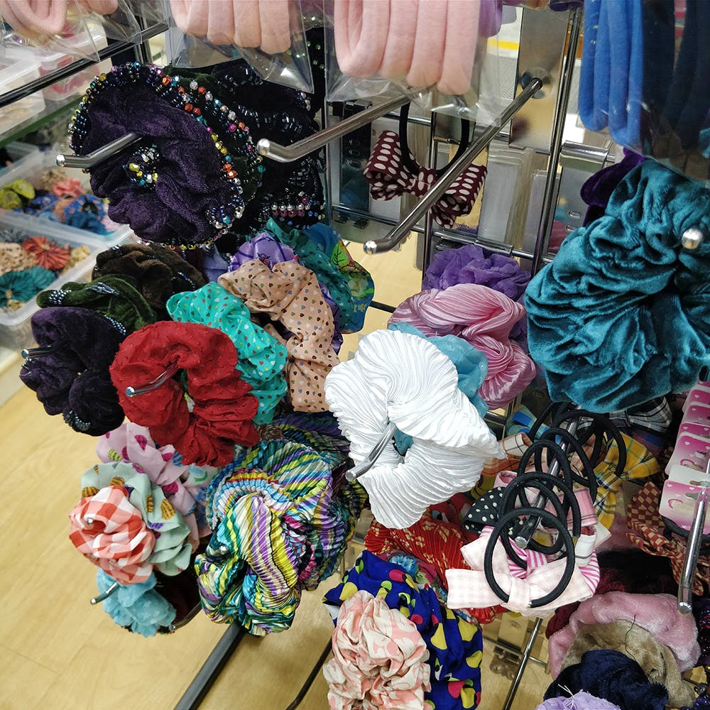 Thread,Wool,Selling,Pink,Textile,Crochet,Fashion accessory,Knitting,Market,Woolen