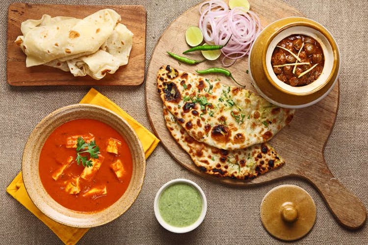 Dish,Food,Cuisine,Naan,Ingredient,Kulcha,Roti,Curry,Produce,Paratha