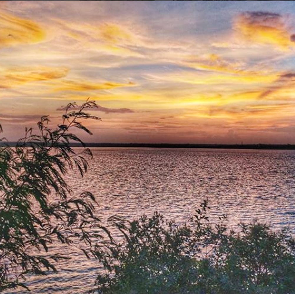 Sky,Nature,Horizon,Natural landscape,Water,Sunrise,Sunset,Sea,Cloud,Morning