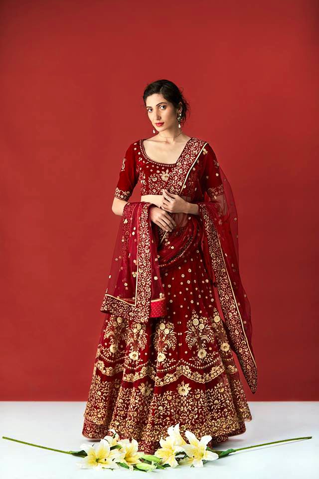 Clothing,Formal wear,Maroon,Dress,Tradition,Fashion design,Sari,Textile,Event,Fashion model