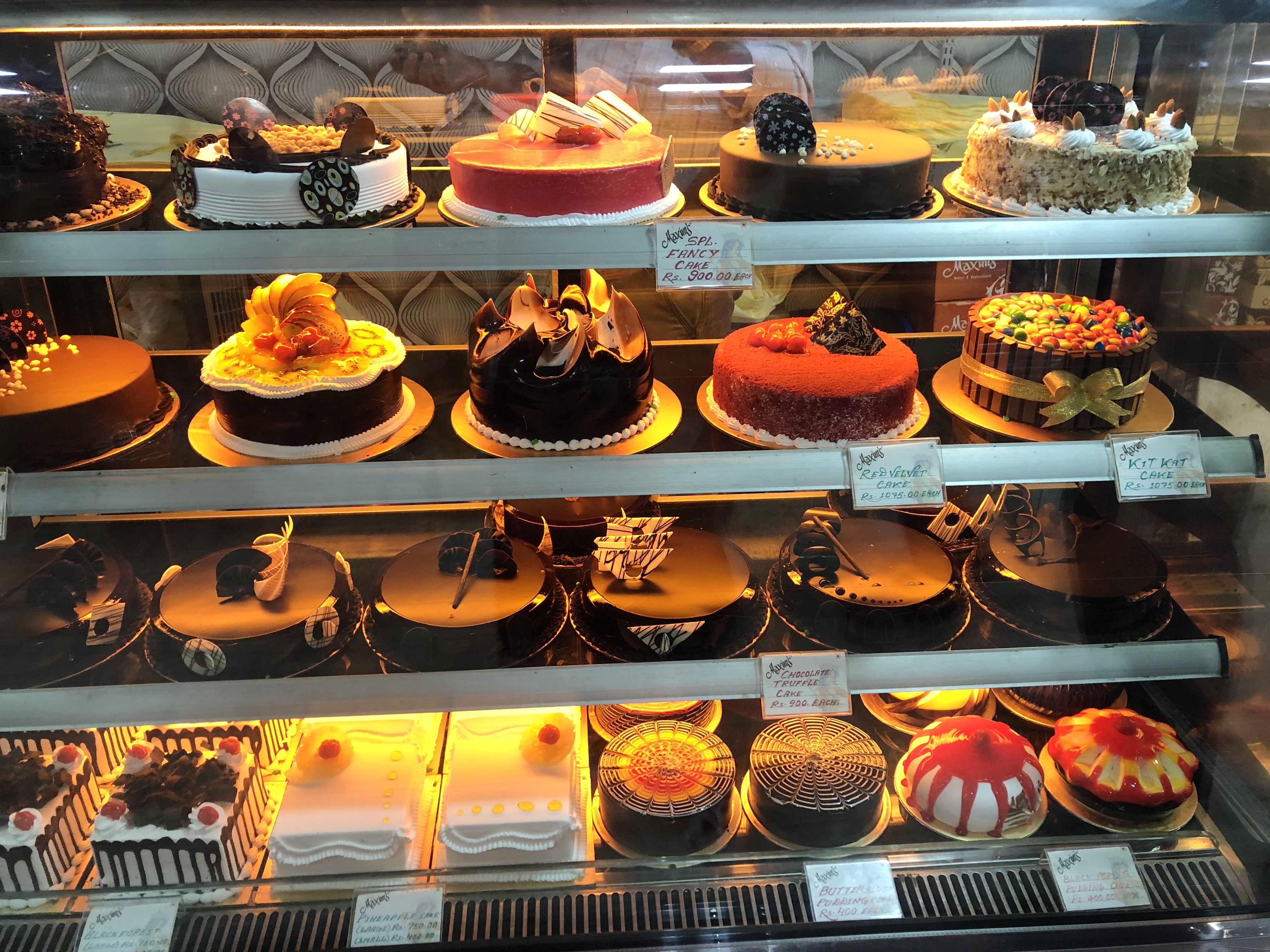 FileHK 粉嶺站 Fanling MTR Station shop Maxims Cake display food March 2017  IX1 2jpg  Wikimedia Commons