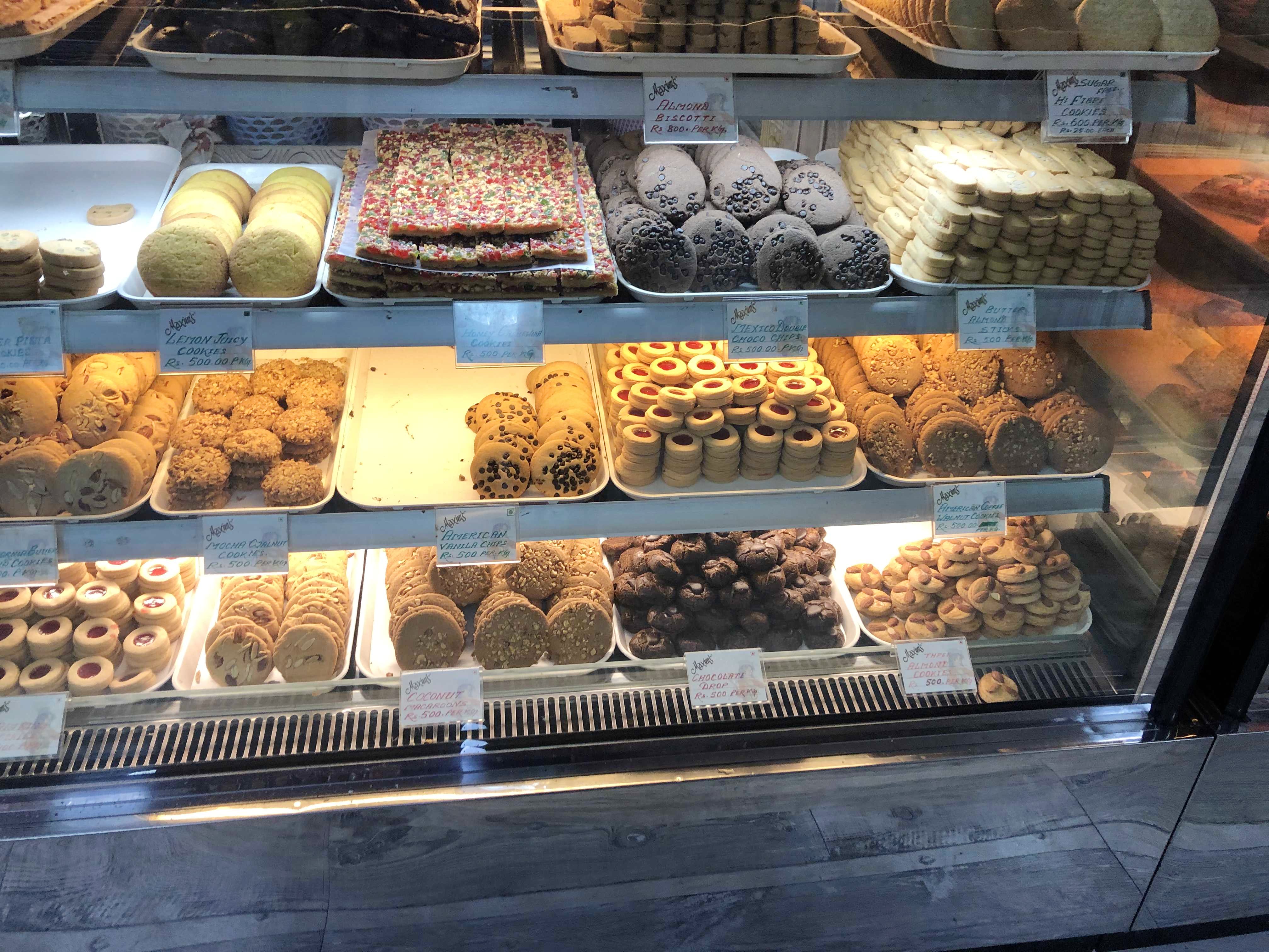 Maxim Bakery & Restaurant - Richmond Hill - $7.99 + taxes :  r/TooGoodToGoCanada