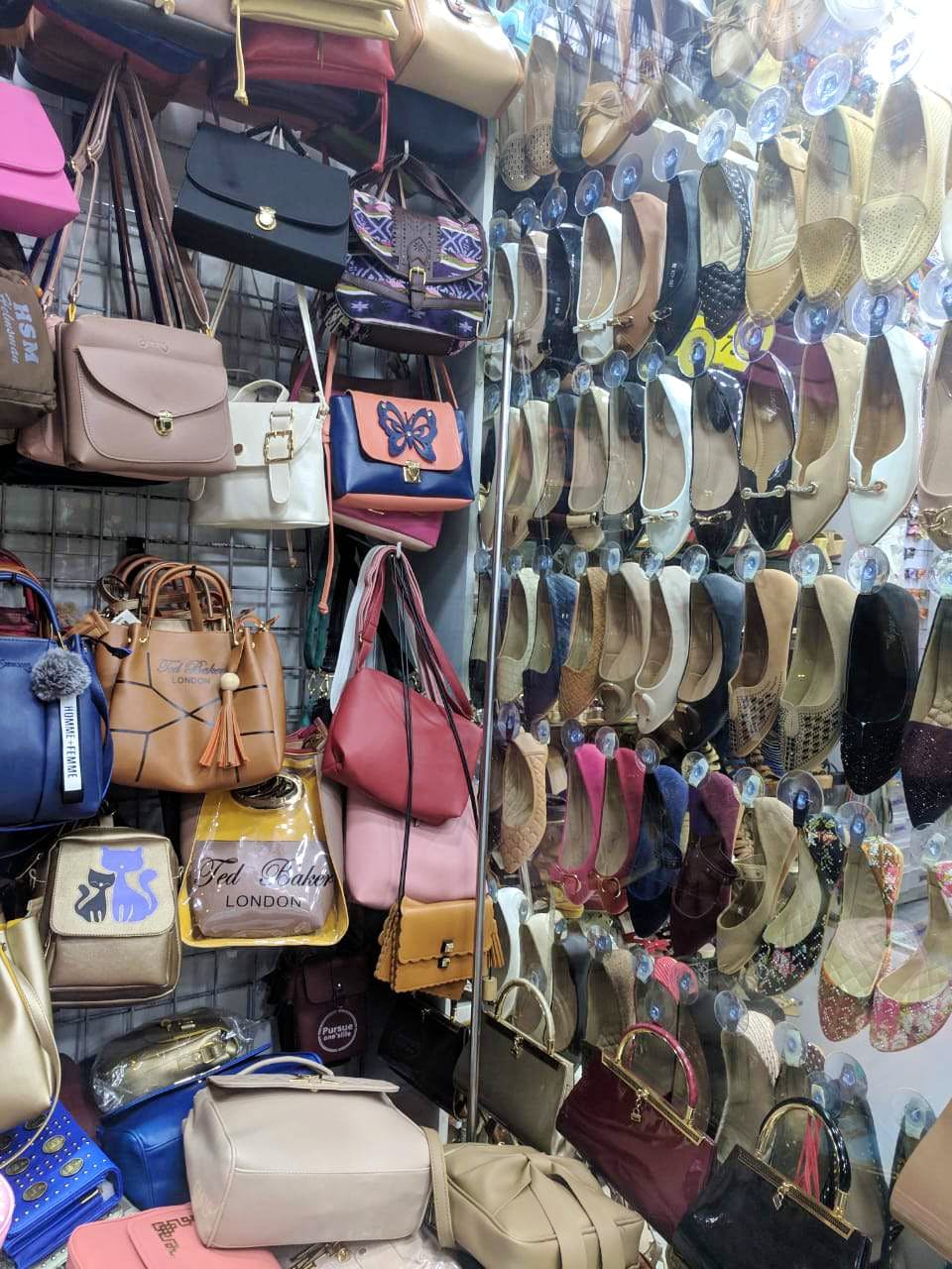 Selling,Bag,Fashion accessory,Marketplace,Market,Outlet store,Baggage,Bazaar,Handbag