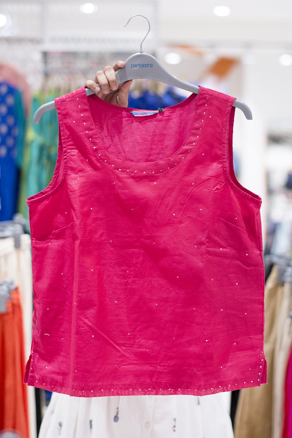 Clothing,Pink,Red,Blue,Sleeveless shirt,Magenta,Outerwear,Fashion,Dress,Pattern