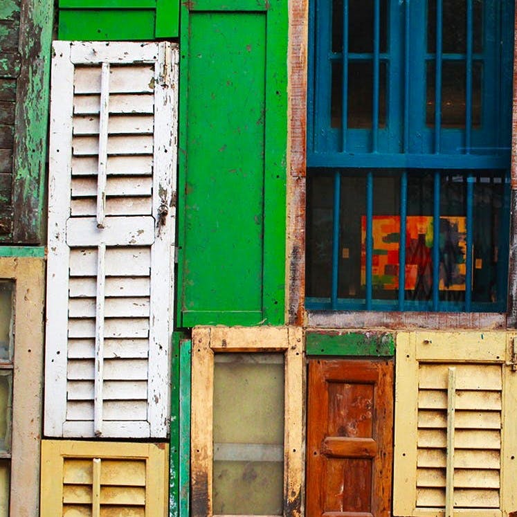 Green,Blue,Window,Wall,Facade,Door,Wood,House,Colorfulness,Building
