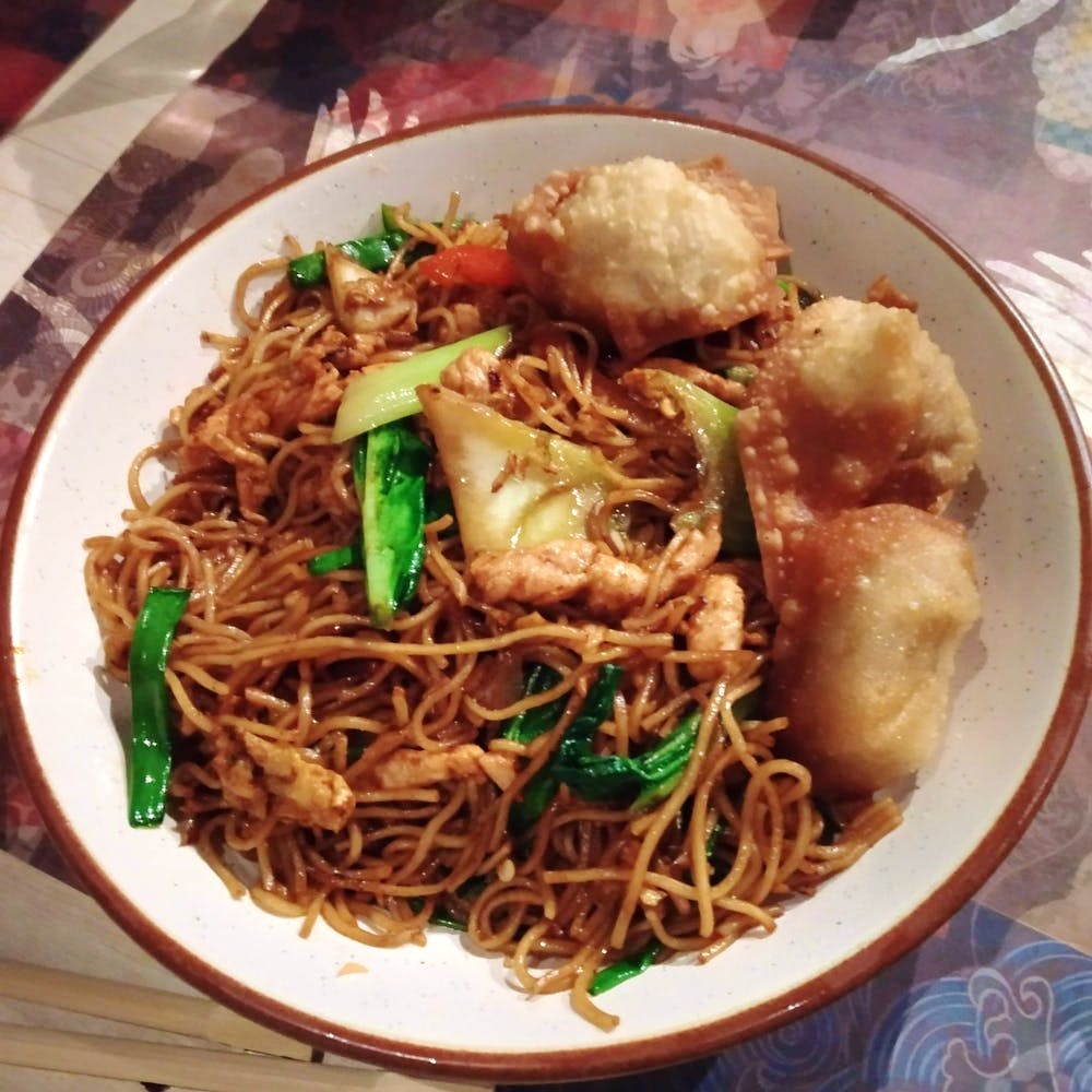 Dish,Food,Cuisine,Wonton noodles,Ingredient,Chow mein,Noodle,Chinese food,Pancit,Rice noodles