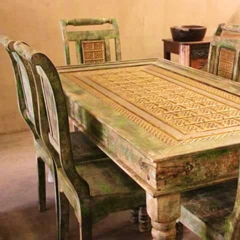 Furniture,Table,Coffee table,Wood,Room,Wood stain,Hardwood,Tablecloth,Rectangle,Interior design