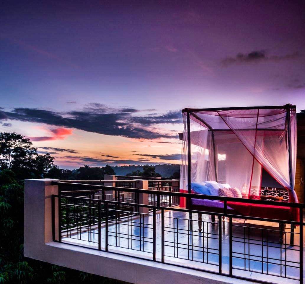 Sky,Cloud,Architecture,Evening,House,Tree,Home,Balcony,Window,Building