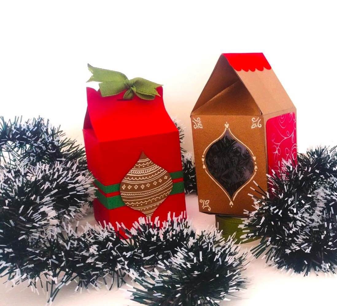 Christmas decoration,Christmas tree,Christmas ornament,Fir,Tree,Holiday ornament,Pine,Pine family,Conifer,Christmas