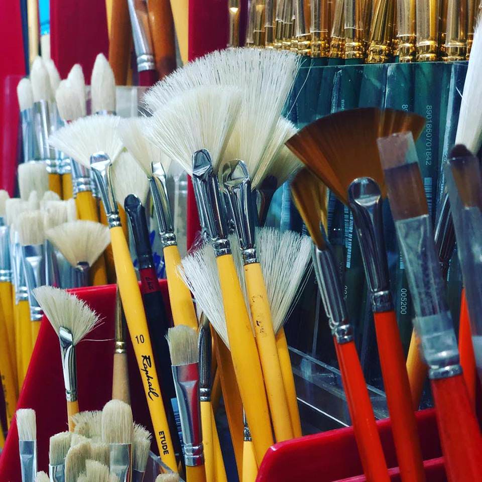 Brush,Makeup brushes,Material property,Tool,Paint,Hand tool,Cosmetics