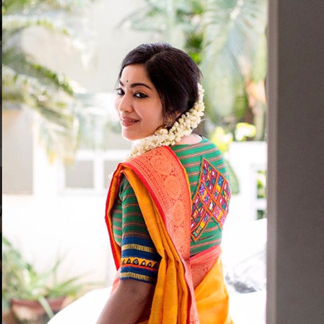 10 Saree Poses Every Girl Should Try