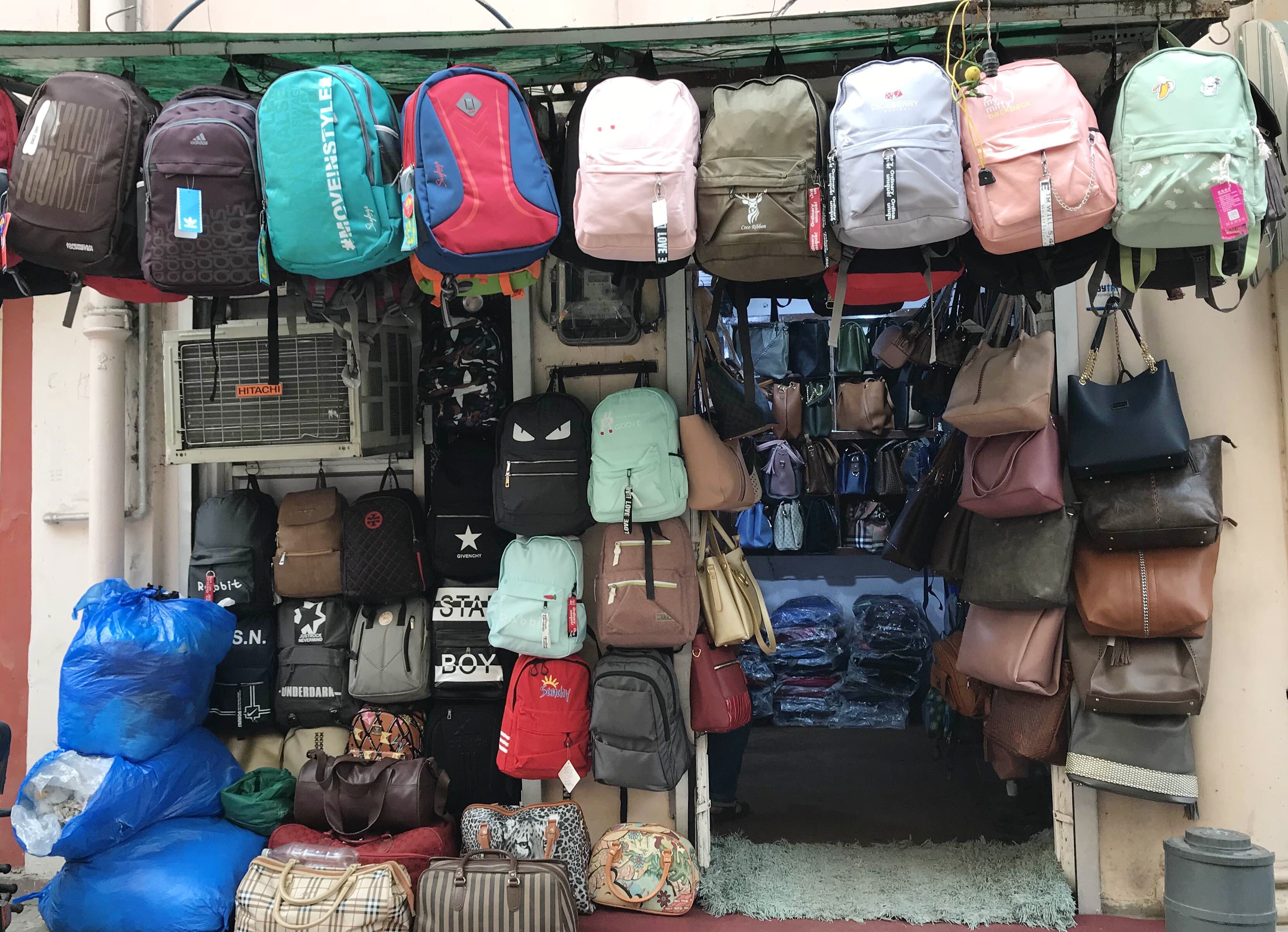 travel bags in delhi