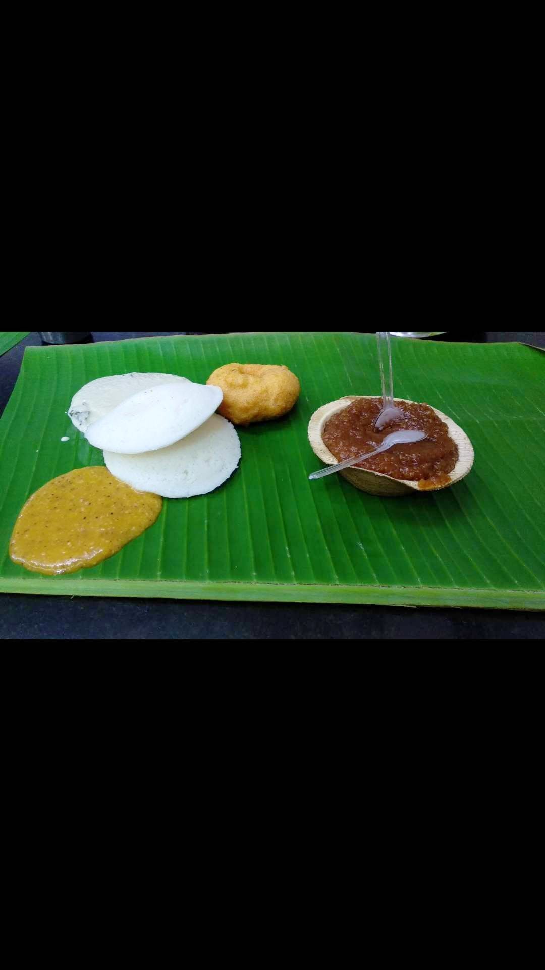 Food,Dish,Cuisine,Leaf,Chutney,Indian cuisine,Banana leaf,Breakfast,Platter,Ingredient