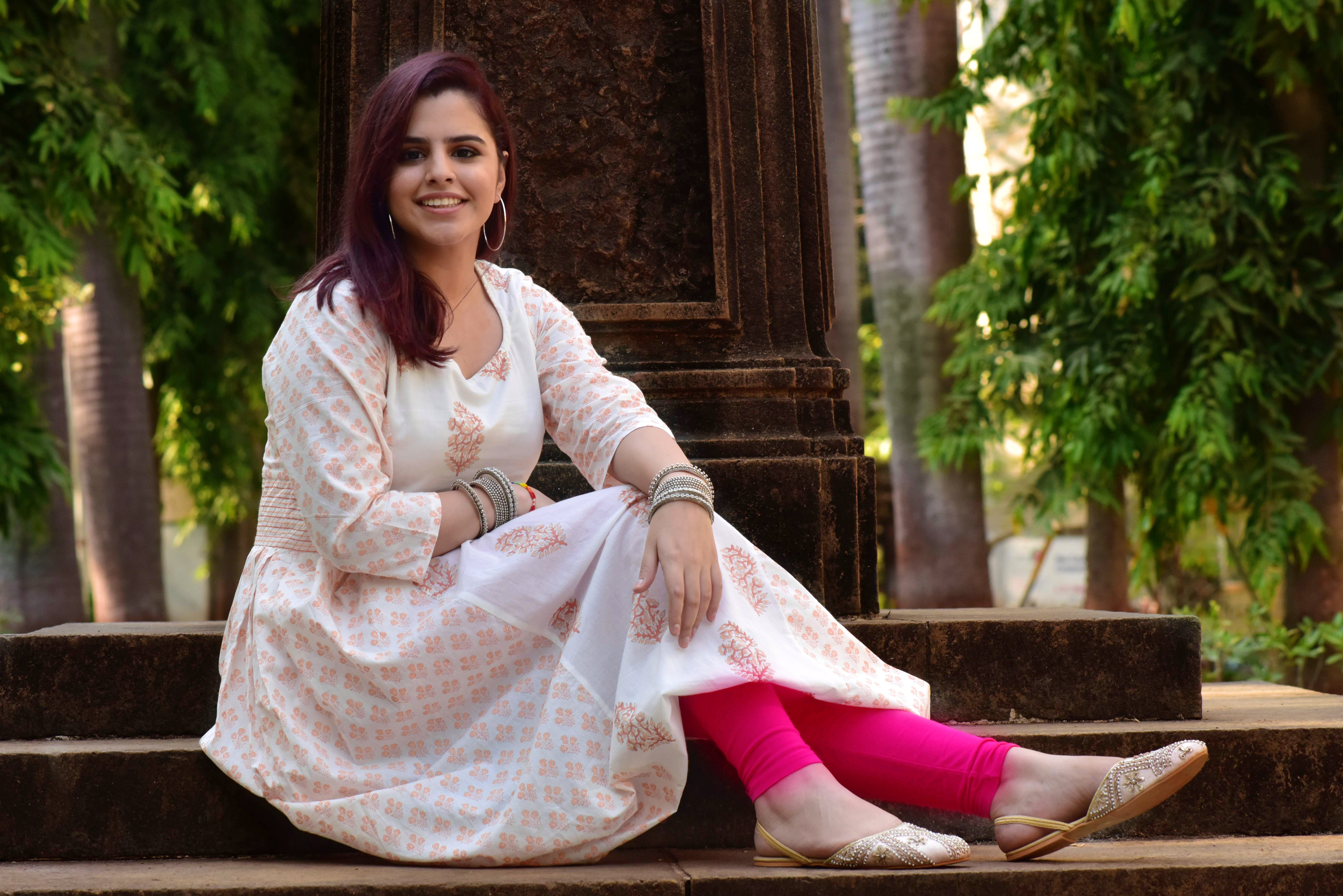 Lady,Sitting,Beauty,Pink,Fashion,Photo shoot,Photography,Footwear,Dress,Leg