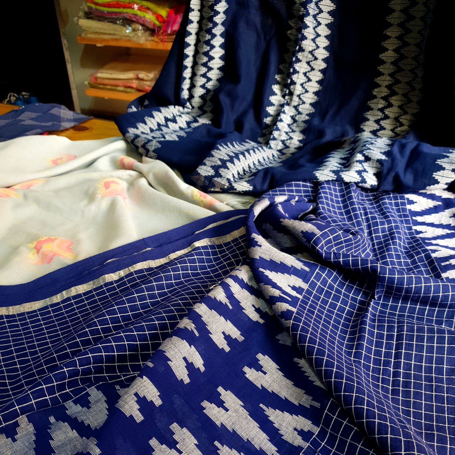 Blue,Cobalt blue,Plaid,Woven fabric,Textile,Tartan,Pattern,Design,Electric blue,Pattern