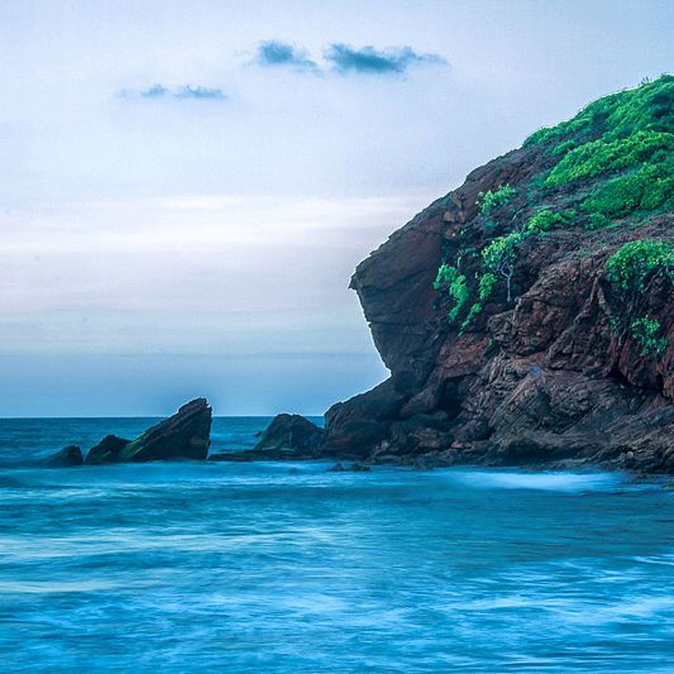 Body of water,Sea,Ocean,Nature,Sky,Blue,Coast,Coastal and oceanic landforms,Cliff,Water