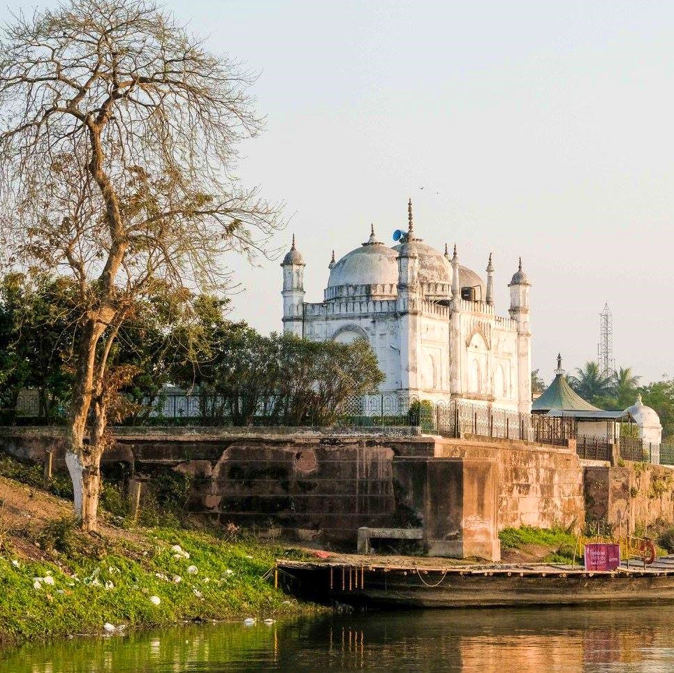 Waterway,Water,Canal,River,Moat,Tree,Bank,Watercourse,Reflection,Architecture