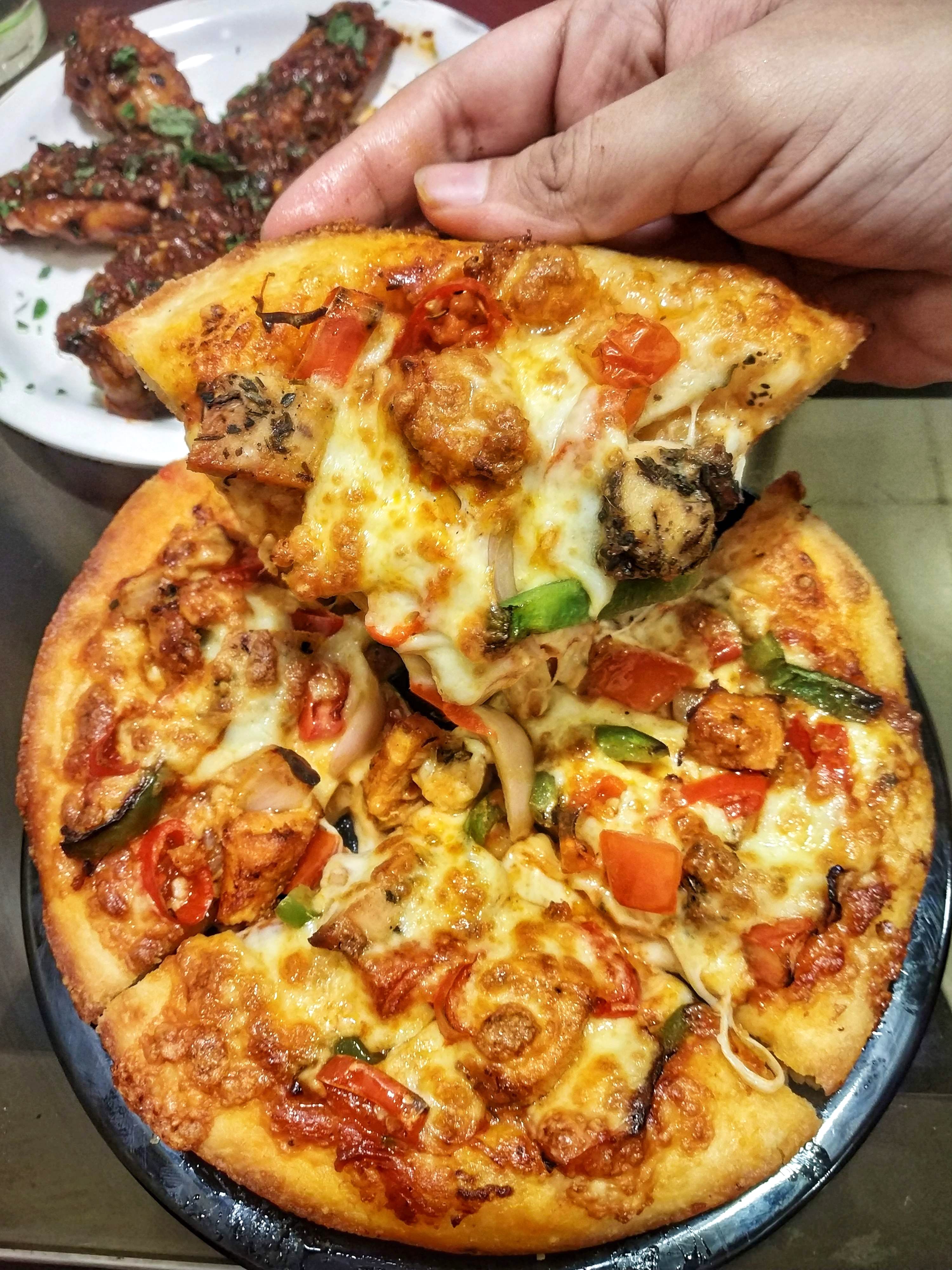 Dish,Food,Cuisine,Pizza,Pizza cheese,California-style pizza,Ingredient,Flatbread,Italian food,Quiche